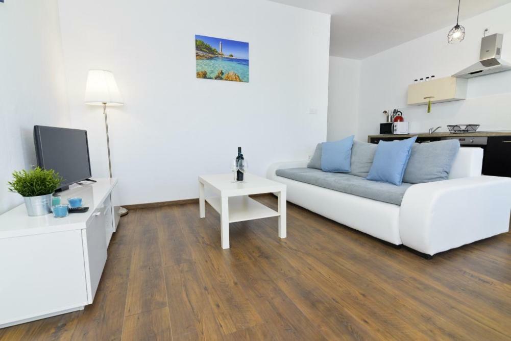 Apartment Dragana, Jezera, Island Murter Eksteriør billede