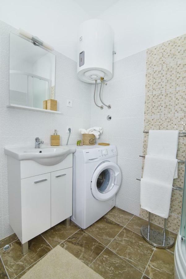 Apartment Dragana, Jezera, Island Murter Eksteriør billede
